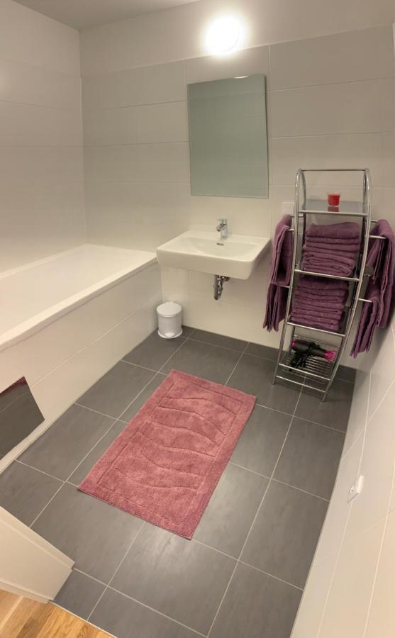 Modern Airconditioned City Close To Vic Apartamento *