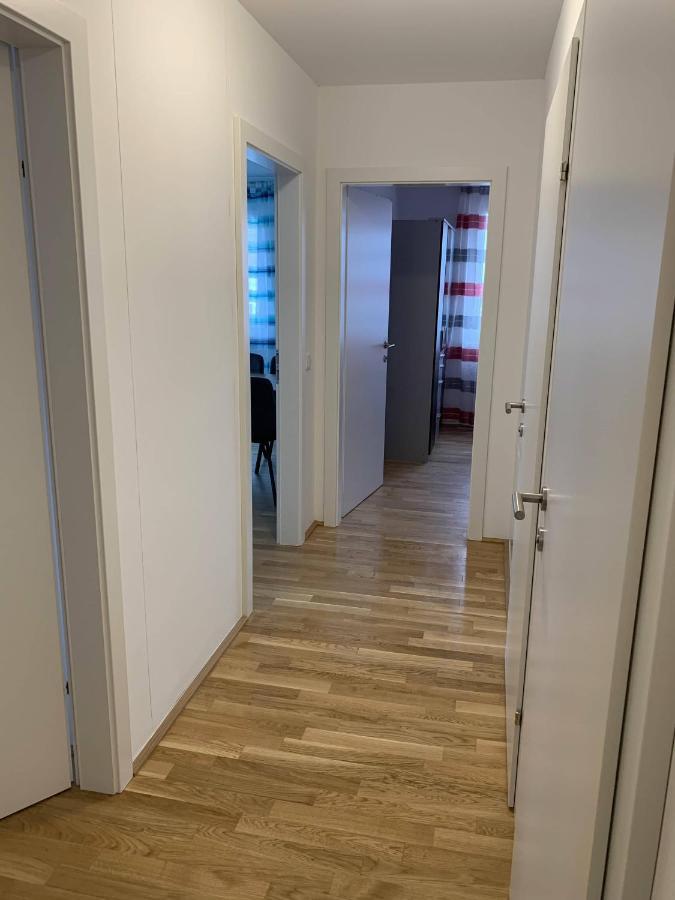 Modern Airconditioned City Close To Vic Apartamento